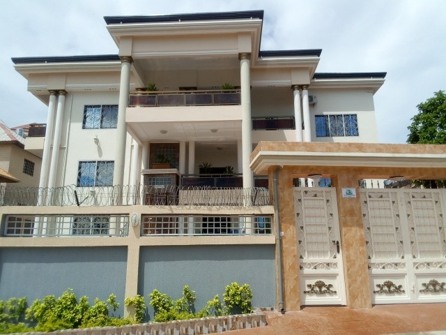 Vente villas 270 m2 – Yoff