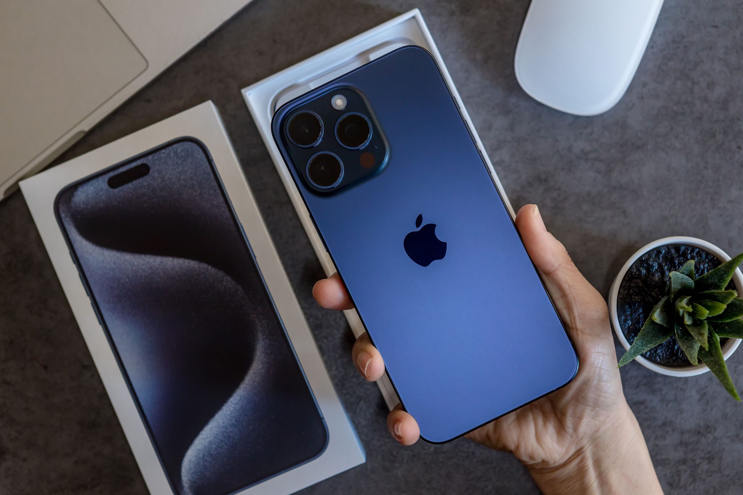 iPhone 15pro 128gb esim