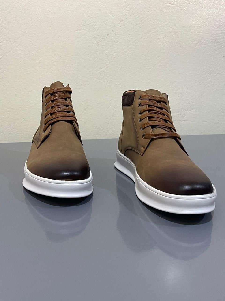 Montante en cuir disponible