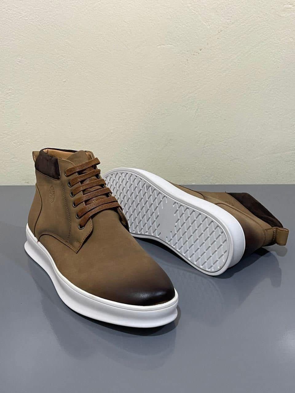 Montante en cuir disponible