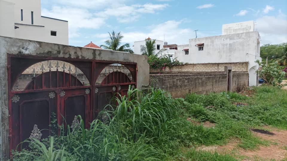 Terrain de 600 mètres carrés à vendre à Saly Sénégal